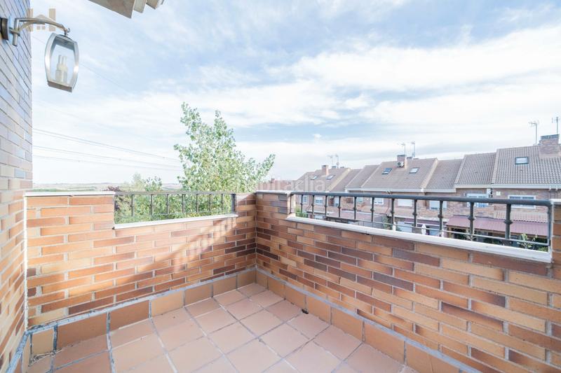 Foto 32cd345b-a59a-4e07-958f-b167f9e73873. Towny house in calle de suances 6 in Las Castañeras - Bulevar Arroyomolinos