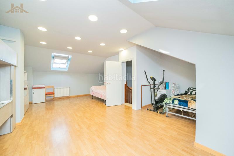 Foto f9c95a43-bd9d-4063-a92c-30926894f909. Towny house in calle de suances 6 in Las Castañeras - Bulevar Arroyomolinos