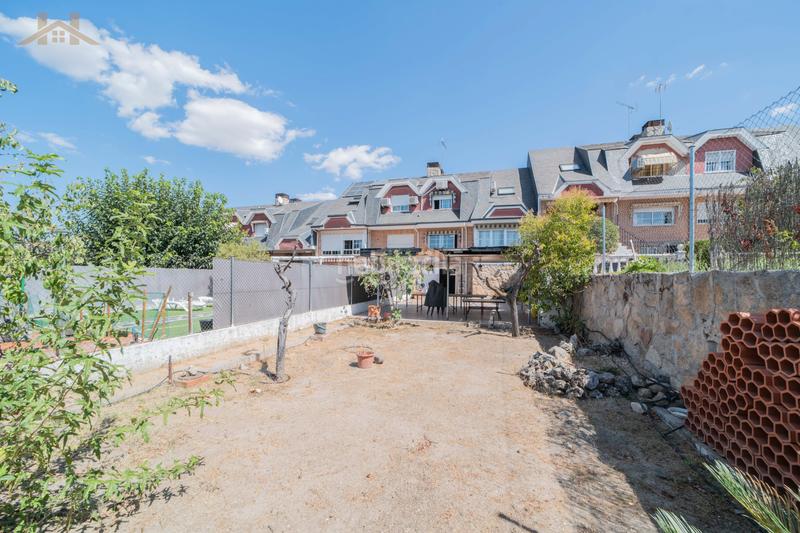 Foto 2f8cc6eb-f6e1-4ca1-bd76-1f6c66deb394. Casa adosada en calle sierra de gredos 62 en La Cárcaba-El Encinar-Montemolinos Arroyomolinos