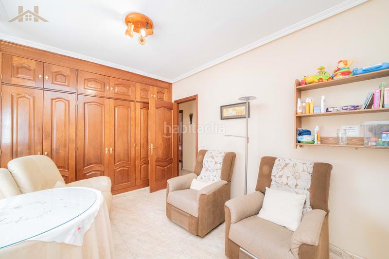 Foto fbf91212-3ec1-4069-95a2-361f359d188a. Xalet a calle del mimosas 3 a Parque Coimbra Móstoles
