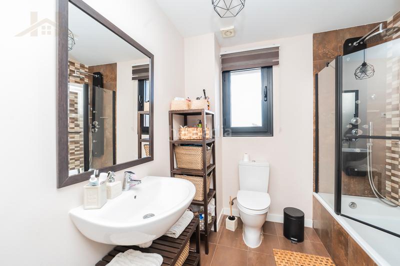 Foto 9a674165-2725-4cdd-95a2-6203d7599fb2. Casa bifamiliare in calle de ribera 61 in La Cárcaba-El Encinar-Montemolinos Arroyomolinos