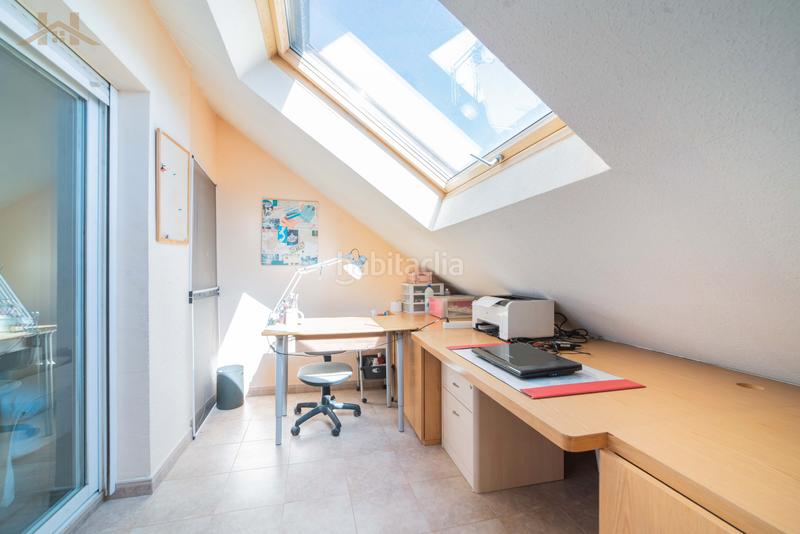 Foto 3070e48f-1778-4ecb-ad57-3a7b2f333cc9. Reihenhaus in calle de la haya 27 in Parque Coimbra Móstoles