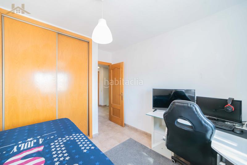 Foto a939b14b-43ec-453d-a567-794c51b4f761. Reihenhaus in calle de la haya 27 in Parque Coimbra Móstoles