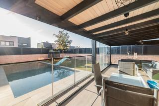 Maison jumelée  Calle de castellón de la plana 54. Chalet pareado en venta en calle de castellón de la plana, 54