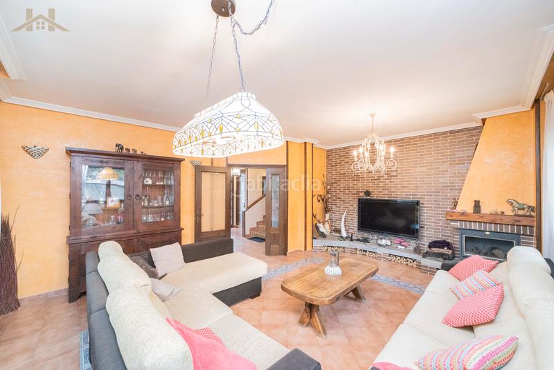 Foto 30f3c0fc-993f-4f1f-8038-2a5daa759801. Chalet en calle miguel de cervantes 9 en La Cárcaba-El Encinar-Montemolinos Arroyomolinos