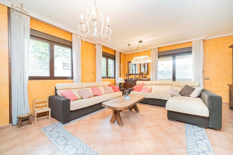 Foto 473d4d07-2c29-4342-a194-85a3930545f2. Chalet dans calle miguel de cervantes 9 dans La Cárcaba-El Encinar-Montemolinos Arroyomolinos