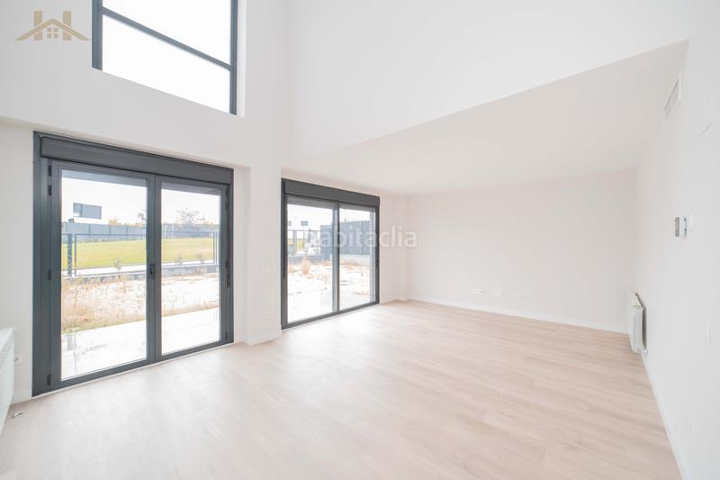 Foto 770a3865-ed3e-40f3-b657-fe1a600d2aba. Maison jumelée dans calle de irlanda 38 dans Zona Europa Arroyomolinos