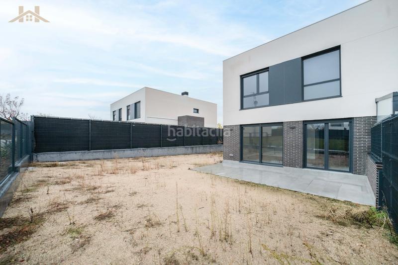 Foto 7bfe6611-b9c0-40b7-8535-ad966492b755. Maison jumelée dans calle de irlanda 38 dans Zona Europa Arroyomolinos