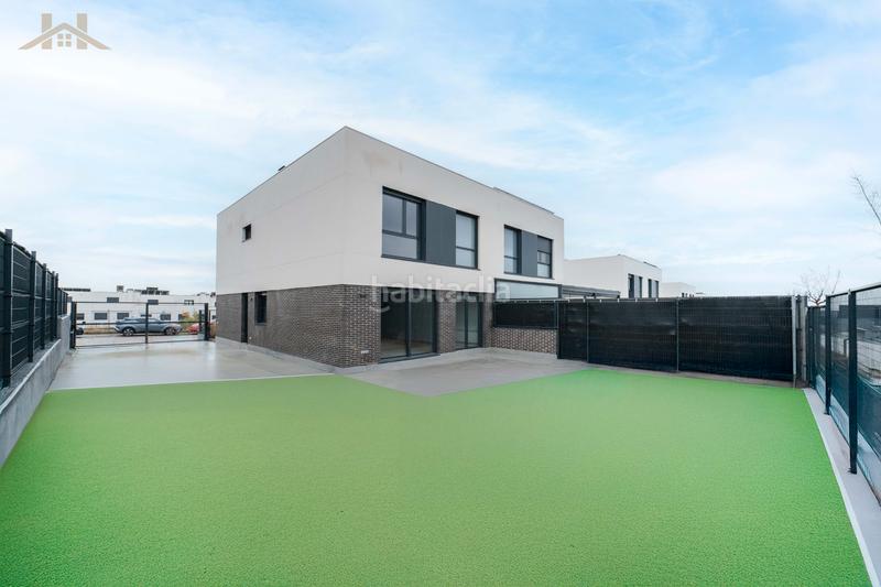 Foto 941b70f8-402c-491e-812c-0ab83b18eeeb. Maison jumelée dans calle de irlanda 38 dans Zona Europa Arroyomolinos