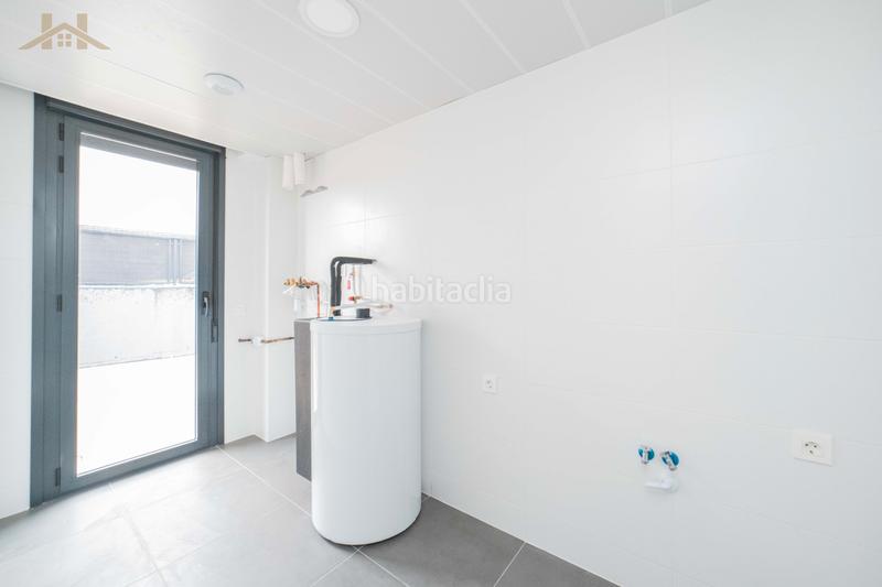 Foto b273b925-ae09-4709-8b24-1a46a2a6f5be. Maison jumelée dans calle de irlanda 38 dans Zona Europa Arroyomolinos