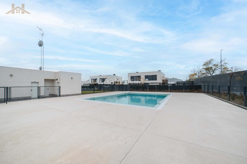 Foto b743581e-644d-4c79-86b0-4582f7cd9cac. Maison jumelée dans calle de irlanda 38 dans Zona Europa Arroyomolinos