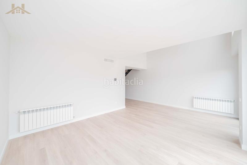 Foto d1f5fc22-0cbd-404c-8ce3-accd85072c9c. Maison jumelée dans calle de irlanda 38 dans Zona Europa Arroyomolinos