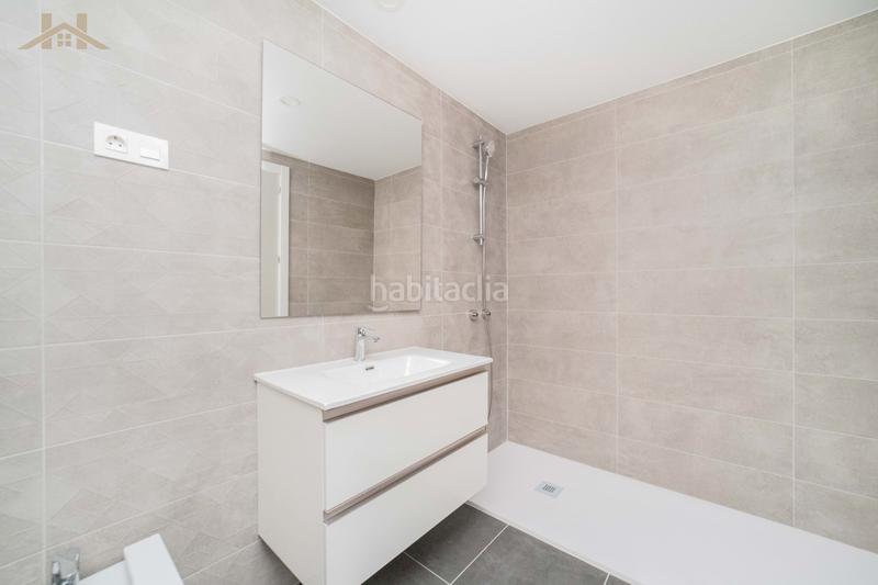 Foto e6637a5b-931d-49c2-a794-2a431b5e9cd0. Maison jumelée dans calle de irlanda 38 dans Zona Europa Arroyomolinos