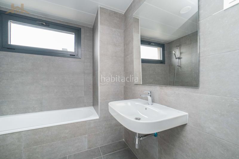 Foto e9b536fe-19dc-4166-9fe3-048837be596c. Maison jumelée dans calle de irlanda 38 dans Zona Europa Arroyomolinos