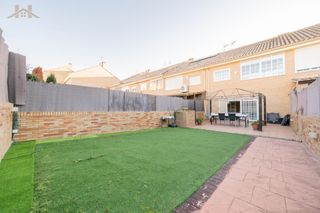 Casa adosada  Calle de mazarrón. Chalet adosado en zona mediterráneo