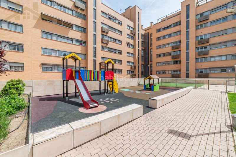 Foto 4c27cd33-368a-4e50-a570-ea93885e4d78. Pis amb calefacció aparcament piscina a Las Tablas Madrid