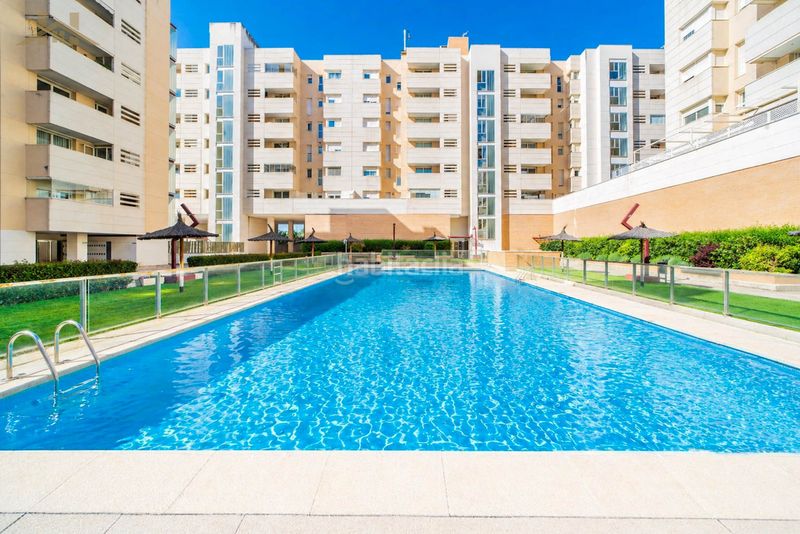 Foto b977271a-7717-4c19-910a-d6ed68ed7fba. Pis amb calefacció aparcament piscina a Las Tablas Madrid