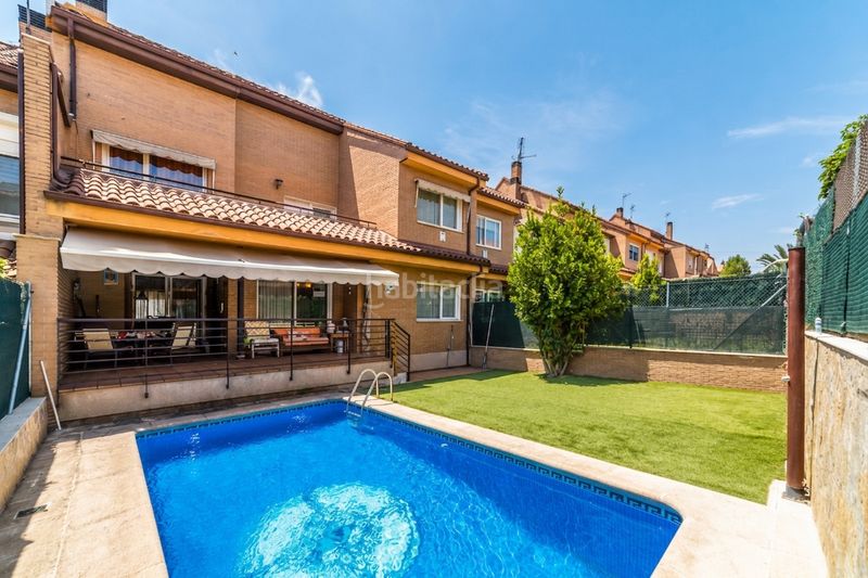 Foto a226a8ea-9e41-40cf-bf0e-575f0e9f83e4. Reihenhaus in calle de comillas 106 in Las Castañeras - Bulevar Arroyomolinos