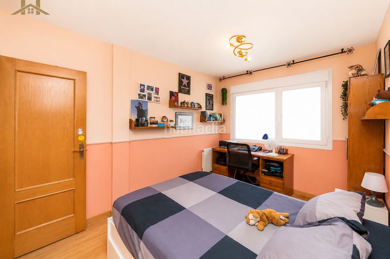 Foto abd61105-6a2d-4c8d-86c4-aa10619fe044. Reihenhaus in calle de comillas 106 in Las Castañeras - Bulevar Arroyomolinos