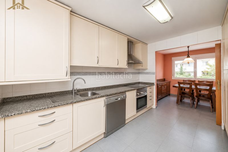 Foto af1d11d6-9178-40de-b02b-95c84663d701. Reihenhaus in calle de comillas 106 in Las Castañeras - Bulevar Arroyomolinos