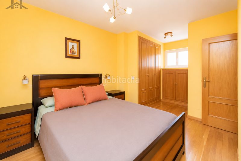Foto cb897ec7-1a66-4c3a-af71-2c45536208dd. Reihenhaus in calle de comillas 106 in Las Castañeras - Bulevar Arroyomolinos