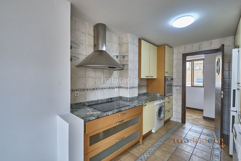 Foto a48ddfea-82a1-4757-bd33-b1643eb7ac35. Lloguer àtic a Guindalera Madrid