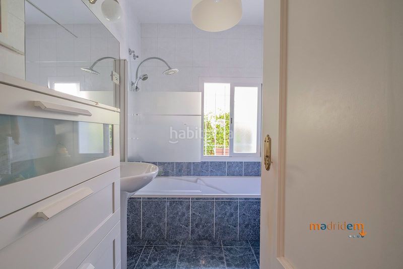 Foto dbbc35f7-b63c-41a2-9642-1e07d8a3757c. Casa a Palomas Madrid