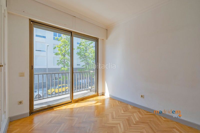 Foto 35a7479a-6f46-4141-9ad8-61f89df56d3f. Casa adossada amb calefacció a Concepción Madrid