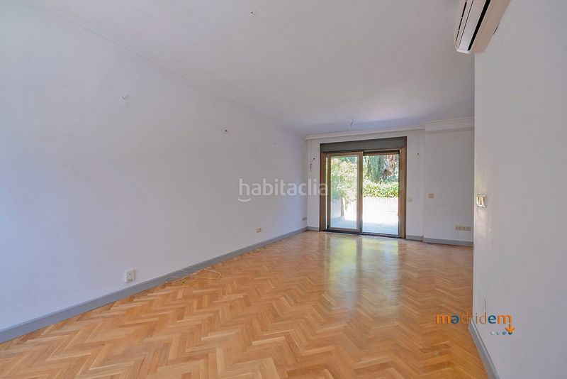 Foto 35da76b3-9c60-49fe-b9d9-3cf87bfd701f. Casa adossada amb calefacció a Concepción Madrid