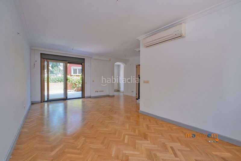 Foto 4896fda8-5cca-4992-ad42-9399a2d253e0. Casa adossada amb calefacció a Concepción Madrid