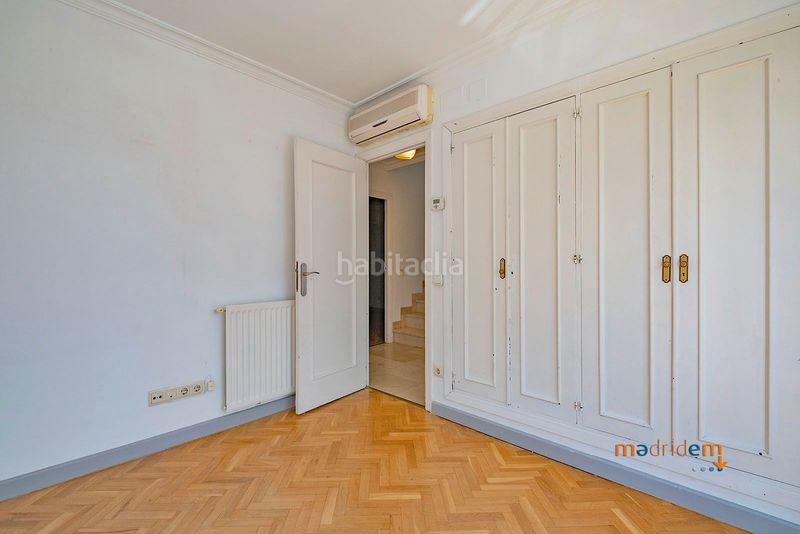 Foto 75a68ef3-8137-4752-af0a-6566aa44ea2d. Casa adossada amb calefacció a Concepción Madrid