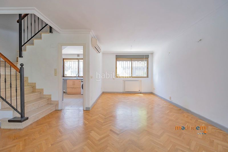 Foto cbcf4bb6-6222-41ba-b1fe-a8a0a7f1f65c. Casa adossada amb calefacció a Concepción Madrid