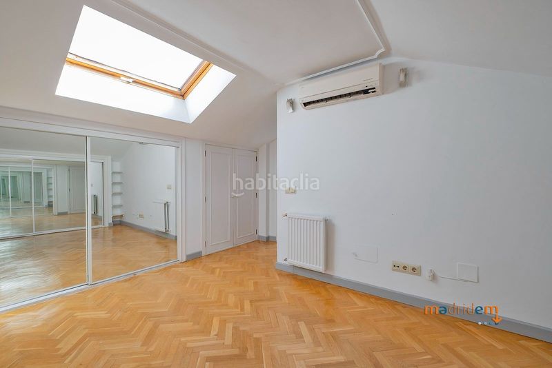 Foto f86f099e-0a3f-4000-bdf5-024b4edbfa5d. Casa adossada amb calefacció a Concepción Madrid