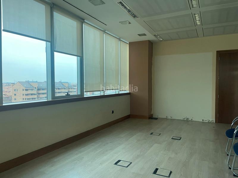 Foto eee3b5c6-373d-4eb3-93ef-7fbf31e69bf8. Miete büro in avenida juan carlos i 13 in La Garena Alcalá de Henares