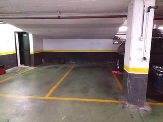 Lloguer Aparcament cotxe  Calle san isidro. Se alquila plaza de garaje