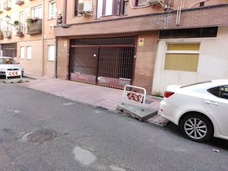 Affitto Posto auto in Calle de san félix de alcalá 5. Plaza de garaje en alquiler