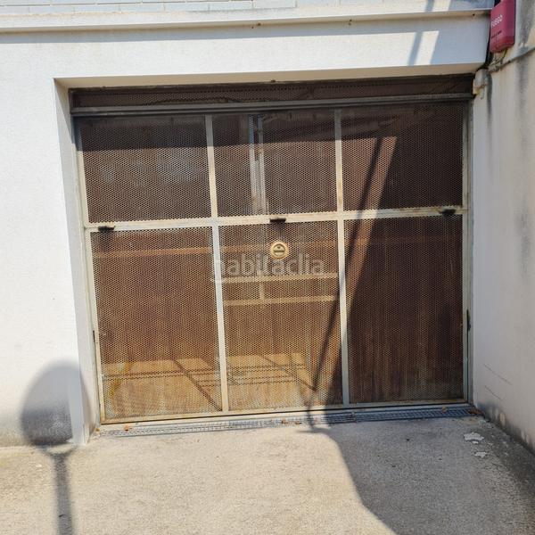 Foto e4628445-94b9-4354-bb29-74bc1b533fb6. Parking coche en Segur de Calafell nucli urbà Segur de Calafell