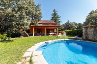 Chalet  Calle de los tulipanes. Capital home alpedrete vende magnifico chalet independiente en l
