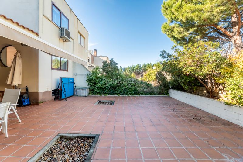 Foto ba2d3172-730e-4351-aee6-17f426cf6068. Casa a schiera con parcheggio piscina in Zona El Caño Arroyomolinos