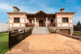Chalet  Calle del jilguero. Espectacular chalet independiente