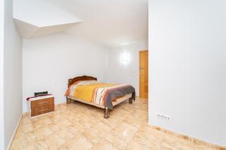 Pis a Calle perchuela 7. Capital home vende en exclusiva fabuloso bajo en villamantilla