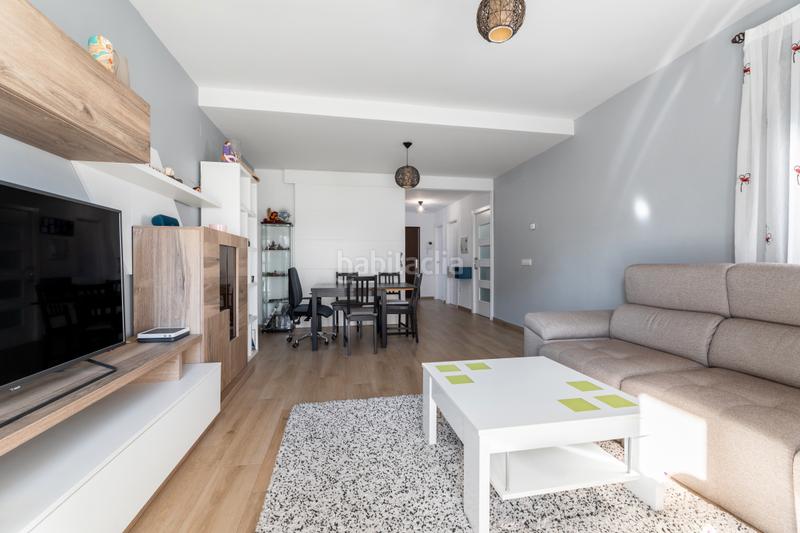 Foto 45263a21-b6d7-48ae-9894-a85c6c5e8377. Casa bifamiliare con parcheggio in Las Castañeras - Bulevar Arroyomolinos