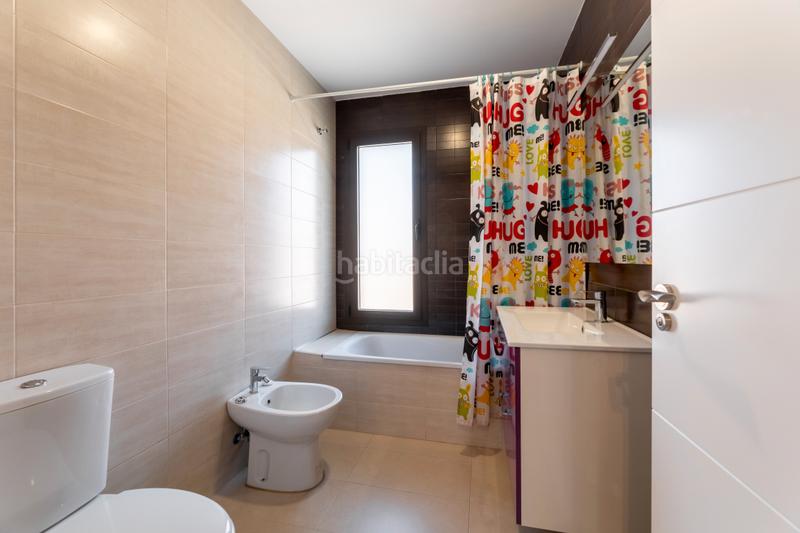 Foto 6a8de77a-cb1b-47a3-8108-34b0d983df45. Casa bifamiliare con parcheggio in Las Castañeras - Bulevar Arroyomolinos