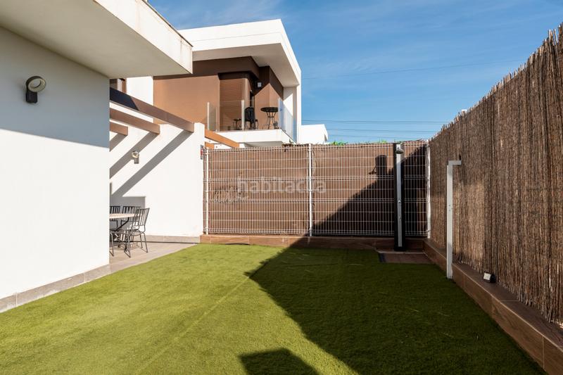 Foto adbe7633-6066-49e2-a84e-a2f743e9ac10. Casa bifamiliare con parcheggio in Las Castañeras - Bulevar Arroyomolinos