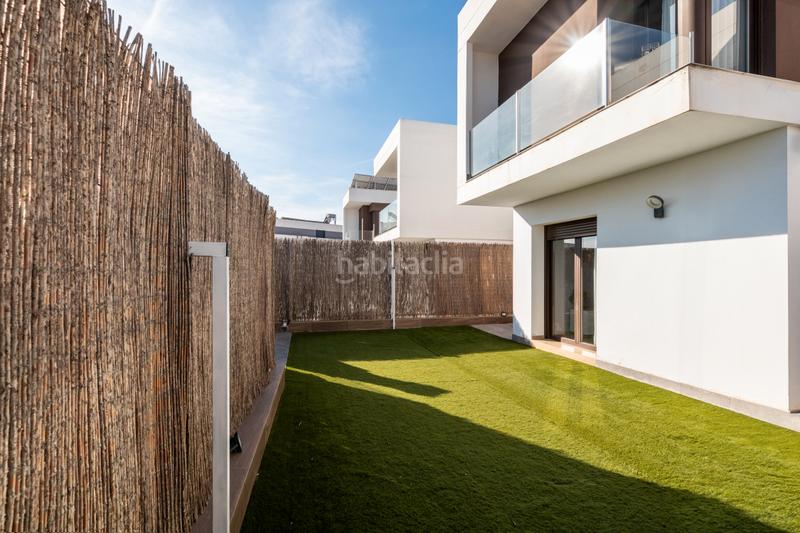 Foto d4bd21a0-de22-4e4c-a8ba-4a640f21c318. Casa bifamiliare con parcheggio in Las Castañeras - Bulevar Arroyomolinos