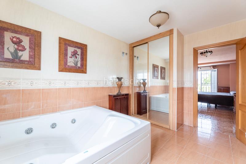 Foto 53c141a8-ba1d-4284-95ff-1c71c72db039. Chalet avec cheminée chauffage parking piscine dans Arroyomolinos