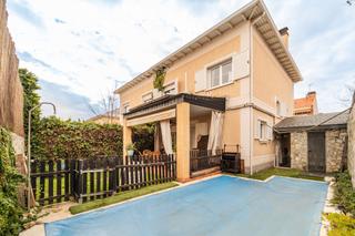 Casa aparellada a Sector B. Capital home vende chalet pareado en boadilla del monte