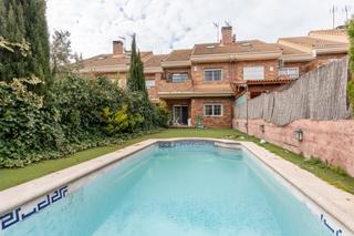 Casa adosada  Calle de santoña. Fantástico chalet adosado en una de las mejores zonas de arroyom