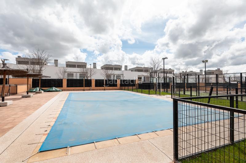 Foto 457f5688-74d7-4586-beca-146f39443020. Planta baixa amb calefacció piscina a Sur - PAU 4 Móstoles