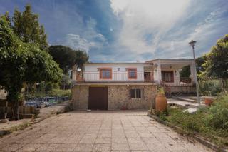 Chalet  Calle azor. Capital home brunete vende en exclusiva chalet independiente en
